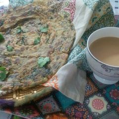 A picture of Methi palak ka paratha.