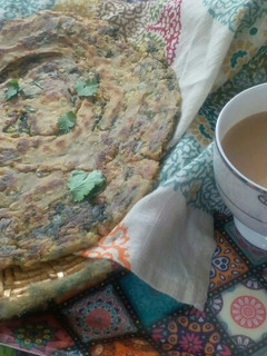 A picture of Methi palak ka paratha.