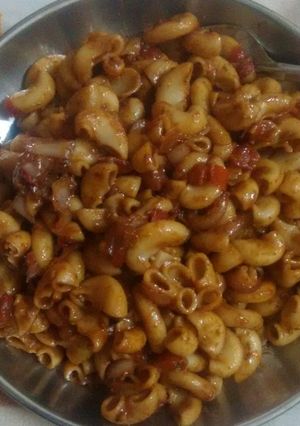 A picture of Masaledar macroni / spicy macaroni.