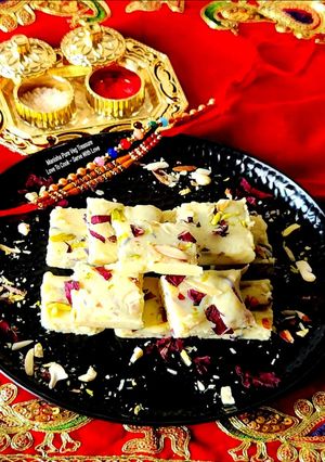 कच्छी शाही गुलाबपाक - ड्राईफ्रूट्स रोज़ मावा बर्फी - कच्छ - गुजरात स्पेशल रक्षाबंधन मिठाई रेसिपी मुख्य फोटो