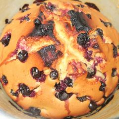 How to Bake Blueberry Cake the Traditional Method Without Microwave /Oven/Gas Cooker A picture of How to Bake Blueberry Cake the Traditional Method Without Microwave /Oven/Gas Cooker.