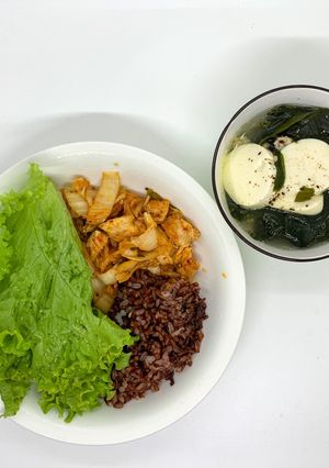Hình của món Giảm cân - eat clean - d2: Gà xào kim chi + Canh rong biển (301calo).
