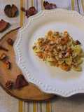 Farfalle con le carote speck taleggio noci profumo di rosmarino