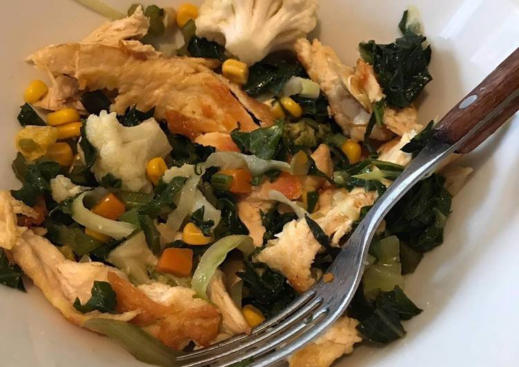 Ensalada de verduras con pollo