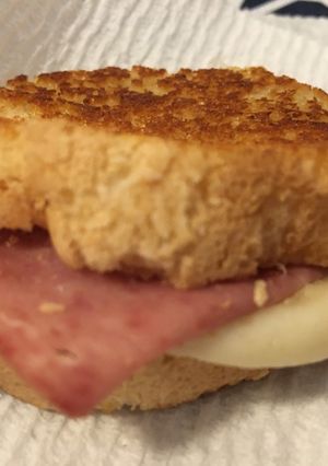 A picture of Toast sandwich.