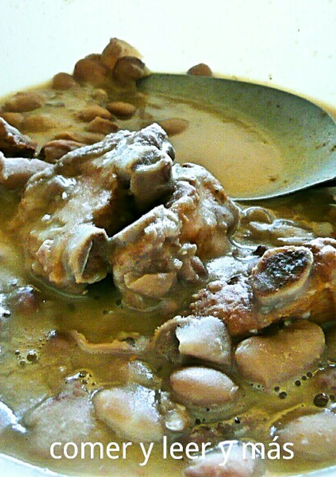 Una foto de Alubias con costilla