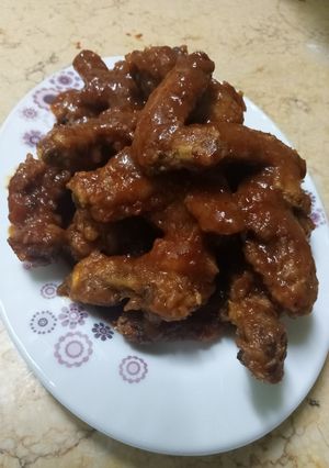 صورة لوصفة اجنحة دجاج بصوص البافلو (امريكي)