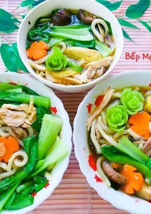 Hình của món Mì Udon Gà Và Nấm Đông Cô.