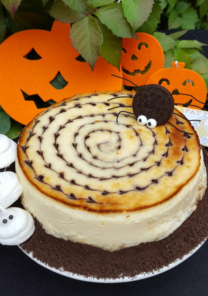 Una foto de Cheesecake Halloween.... telaraña de arándanos!!!