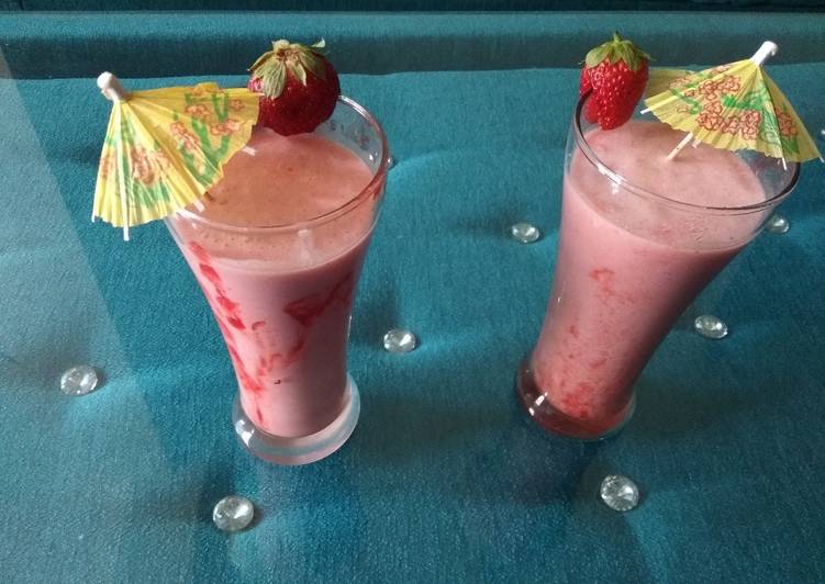 Step-by-Step Guide to Make Homemade Strawberry lassi