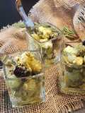 Verrines apéritives aux olives, cornichons, pesto et feta