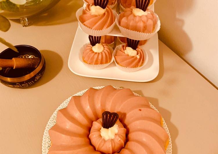 Steps to Make Favorite Ciambelline di Farina di Mais e Avena con Crema al Latte Condensato e Ananas Ricoperte di Cioccolato