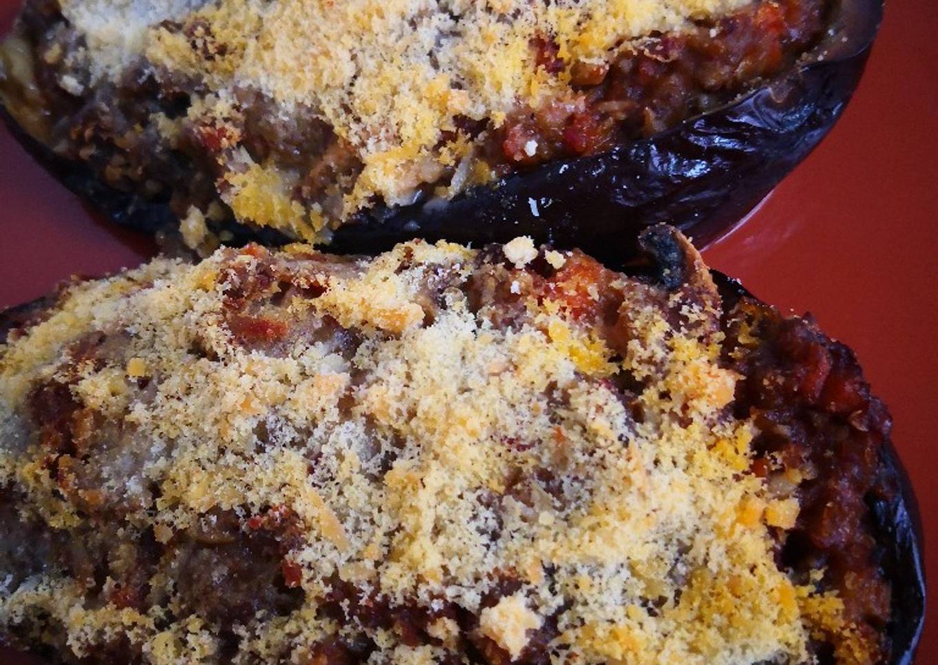 Berenjenas rellenas de verduras y dátiles con sobrasada