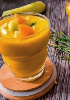 Une photo de Soupe froide melon/ concombre
