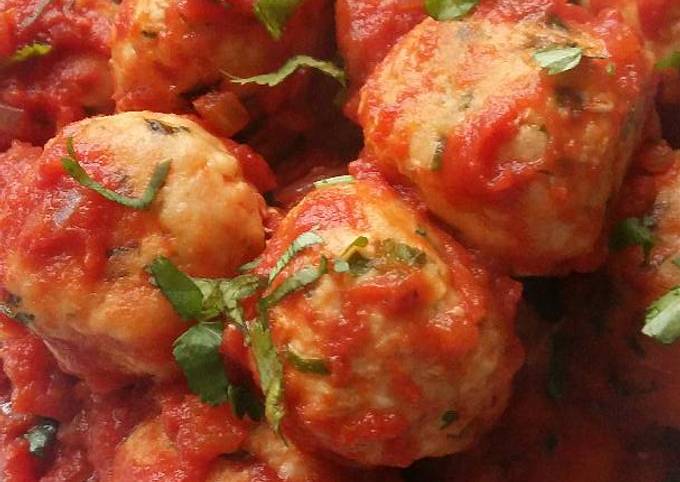 Recipe Of Homemade Vickys Chicken Meatballs In Tomato Sauce Chicken Recipes Cg