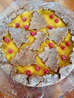 Foto di Crostata pan di zenzero con composta di arance e mele