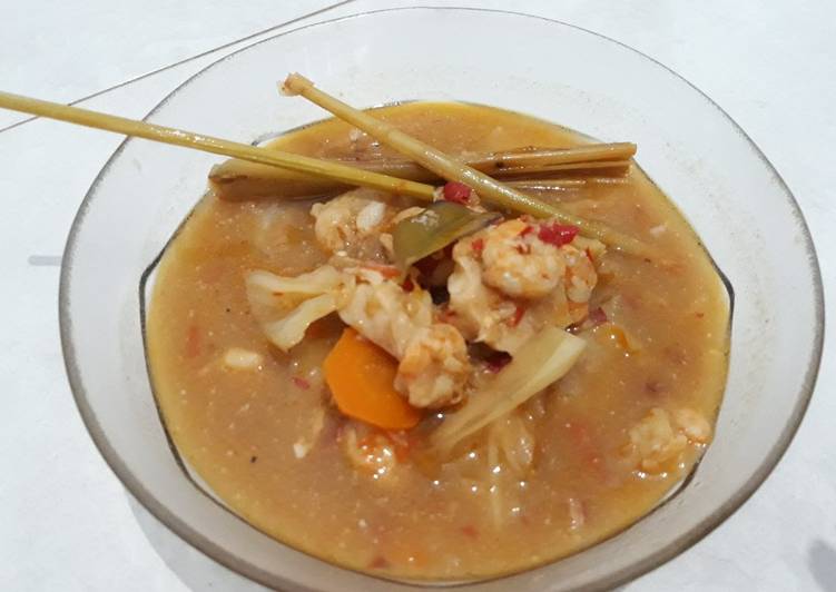 Sup Tom Yam Udang Isi Seadanya diRumah