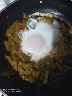 Una foto de Huevos al plato con judías verdes