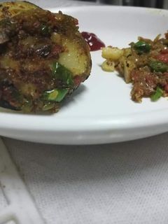 સ્ટફ્ડ વેજ બેક પોટેટો રેસીપી મુખ્ય ફોટો