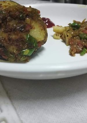 સ્ટફ્ડ વેજ બેક પોટેટો રેસીપી મુખ્ય ફોટો
