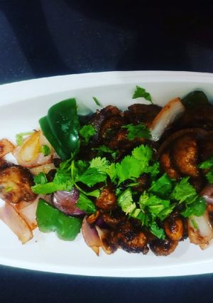 चिल्ली मशरूम (chilli mushroom recipe in Hindi) रेसिपी मुख्य फोटो