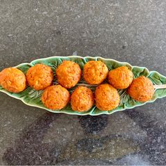 A picture of Carrot, Halloumi and dill balls.