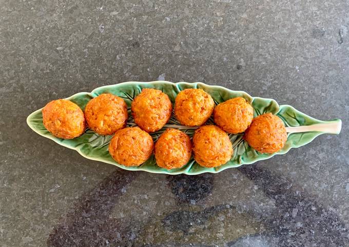 Carrot, Halloumi and dill balls