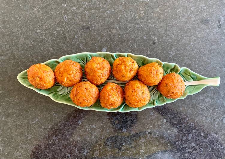 Recipe of Any-night-of-the-week Carrot, Halloumi and dill balls