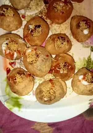 दही चटनी वाले बताशे(dahi wale batashe recipe in hindi) रेसिपी मुख्य फोटो