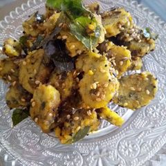 A picture of Muthiya with leftover rice.