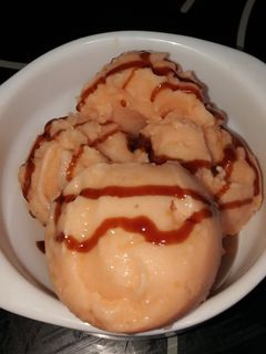 Una foto de Helado melón con muesli