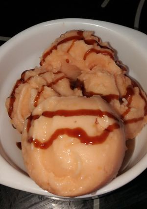 Una foto de Helado melón con muesli