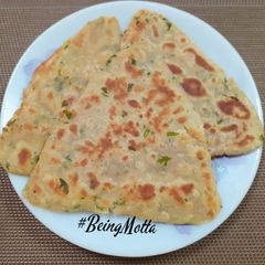 A picture of Corainder Trikona Parathas.