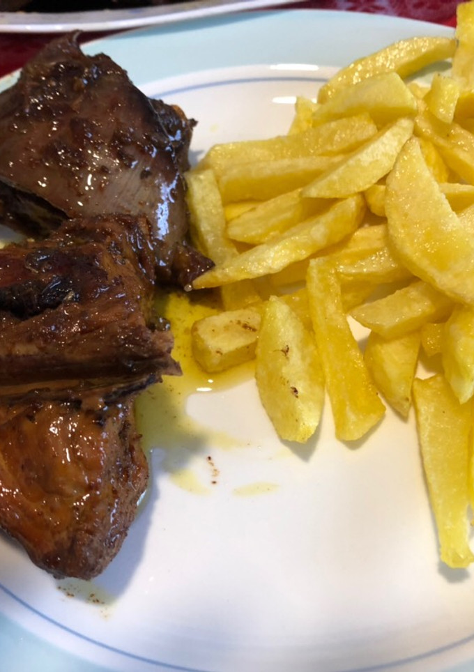 Una foto de Guiso de pollo de corral