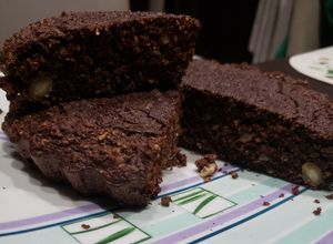 Una foto de Bizcochuelo de café y chocolate al cognac con frutos secos low carb