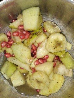 फ्रूट चाट (Fruit chaat recipe in Hindi) रेसिपी मुख्य फोटो