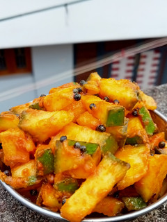 மாங்காய் ஊறுகாய் (இன்ஸ்டன்ட்)(mangai pickle recipe in tamil) செய்முறை முக்கிய புகைப்படம்