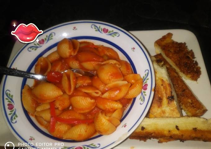 Easiest Way to Prepare Perfect Veggie Pasta Shells With French Bread for Lunch Food