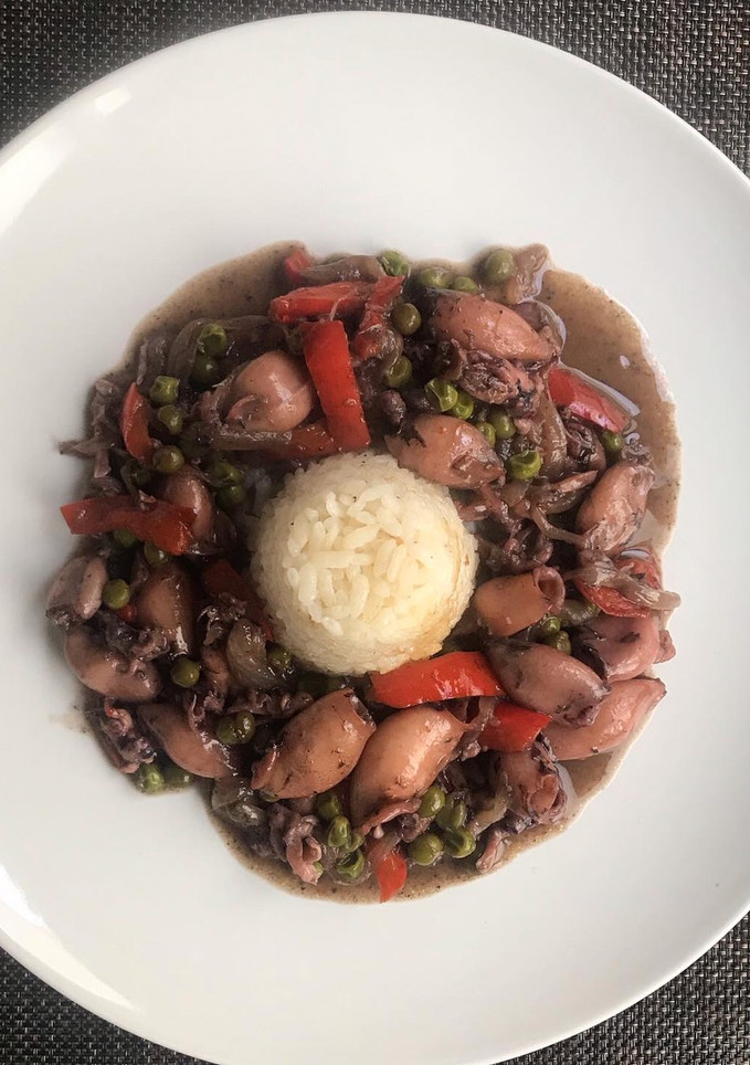 Una foto de Chipirones con verduritas