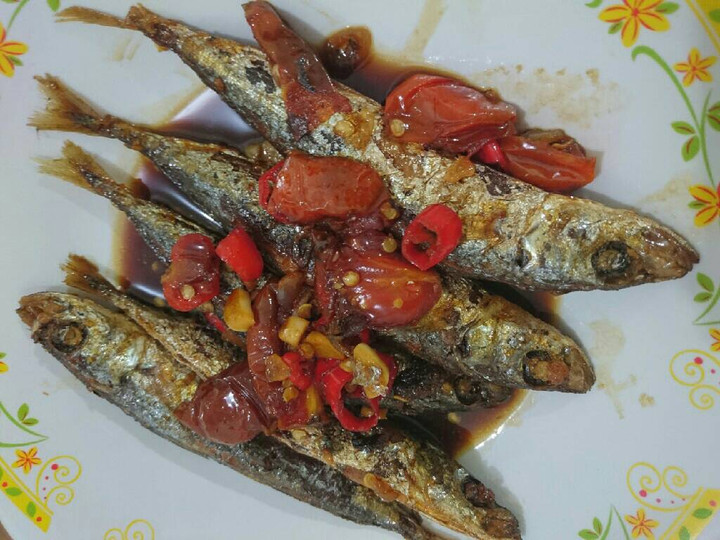  Resep membuat Ikan pindang bumbu petis yang nagih banget