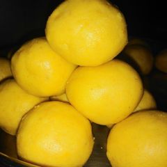 A picture of Besan ladoo.
