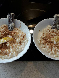 Una foto de Arroz con leche en olla rápida