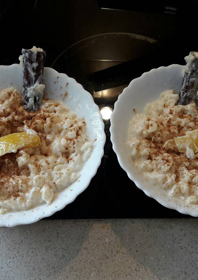 Una foto de Arroz con leche en olla rápida