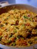 Κοτόπουλο με ρύζι και λαχανικά στο τηγάνι (one pot recipe)
