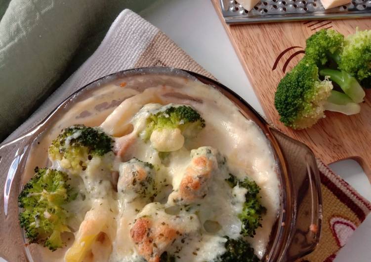 Baked Cheesy Potato Broccoli