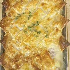 A picture of Creamy Chicken Pie.