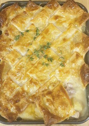 A picture of Creamy Chicken Pie.