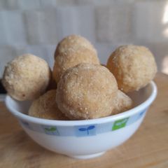 A picture of Mix flour laddu.
