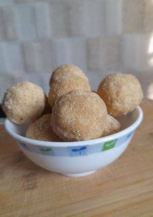 A picture of Mix flour laddu.