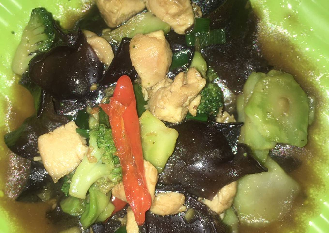 Ayam jamur brokoli saus tiram